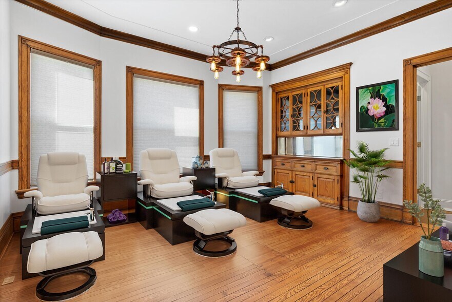 More Photos Of 124 W North Ave, Milwaukee Daycare Center For Sale