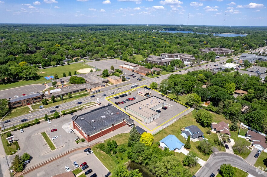 More Photos Of 2680-2688 Rice St, Saint Paul Unknown For Lease