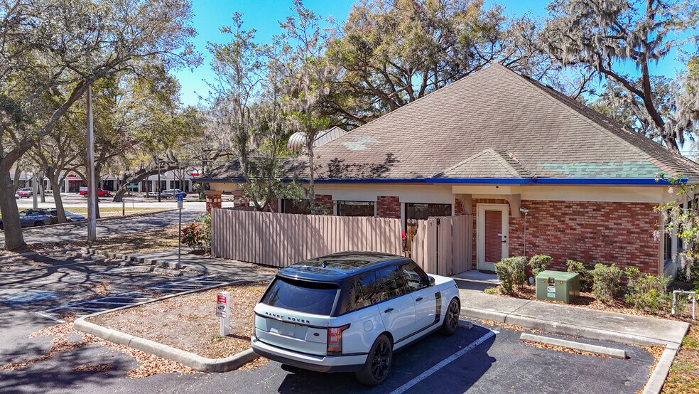 More Photos Of 3203 Lithia Pinecrest Rd, Valrico Medical For Sale
