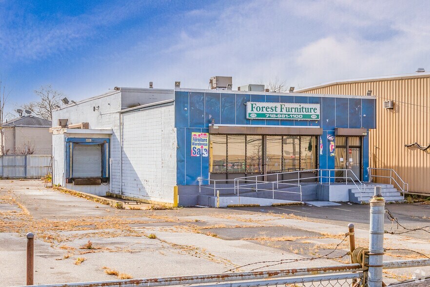 Primary Photo Of 2172 Forest Ave, Staten Island Freestanding For Lease