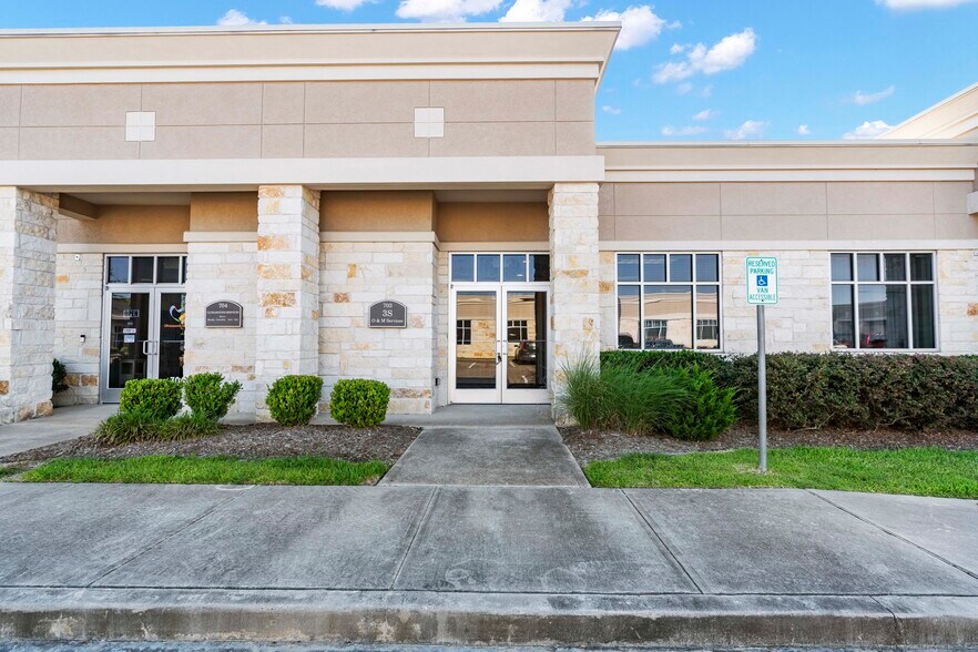 More Photos Of 440 Cobia Dr, Katy Office For Lease
