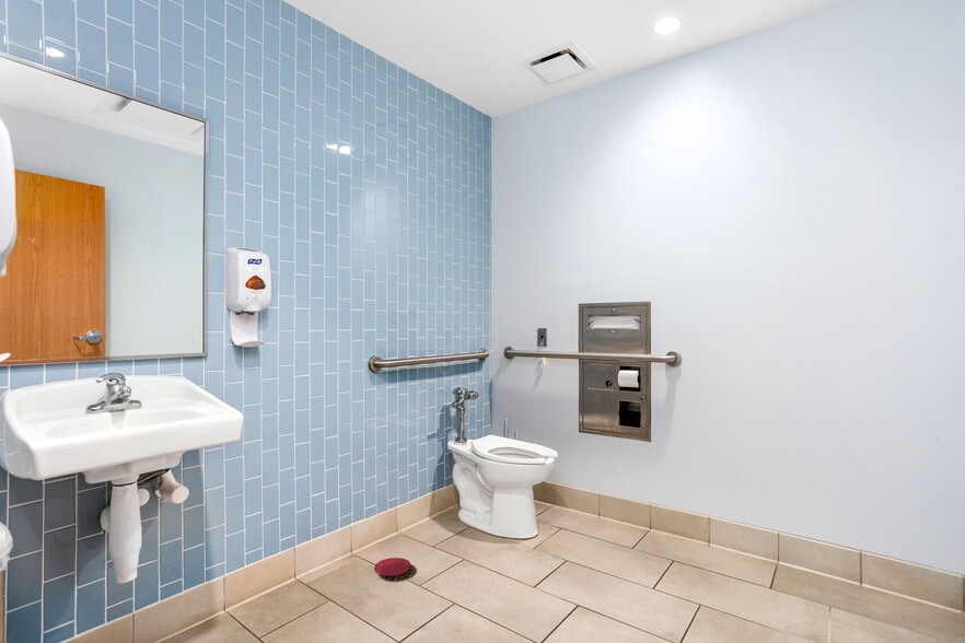 More Photos Of 4359 Greco Dr, San Antonio Medical For Lease