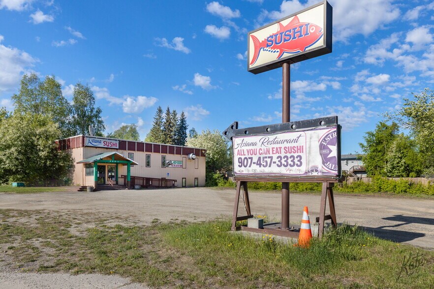 Primary Photo Of 2001 Airport Way, Fairbanks Restaurant For Sale