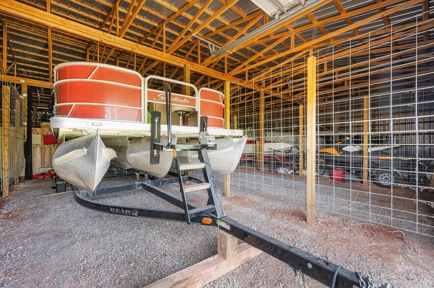 More Photos Of 10277 N 2130 Rd, Foss Convenience Store For Sale