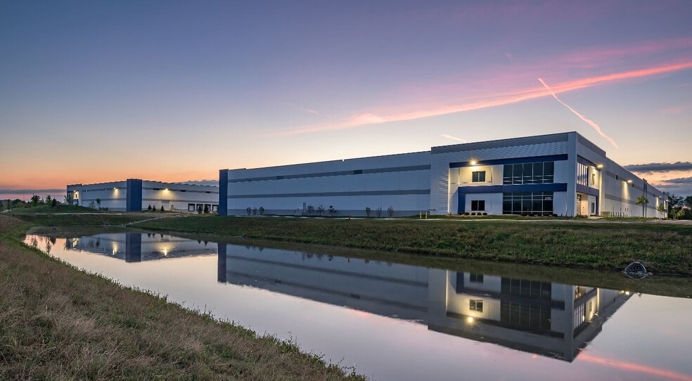 More Photos Of 2801 Galvin Dr, Elgin Warehouse For Lease