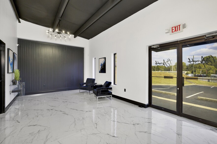 More Photos Of 589 Bessemer Super Hwy, Midfield General Retail For Sale