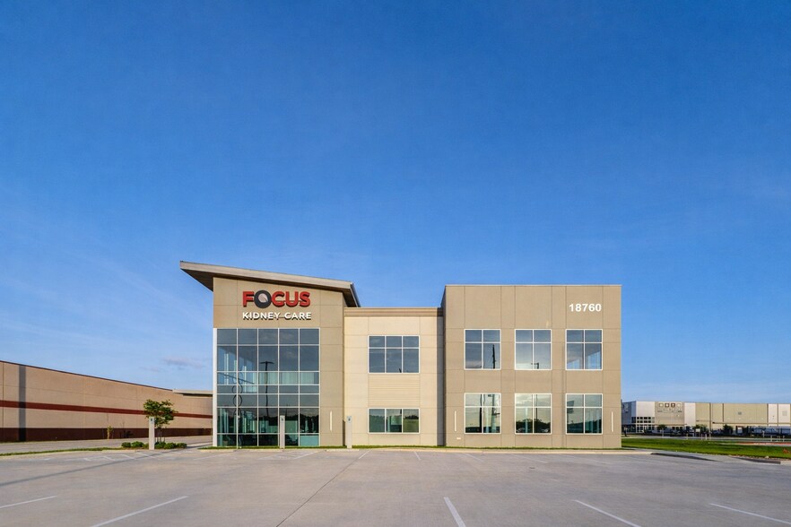 Primary Photo Of 18760 US 59 N hwy, Humble Office For Lease