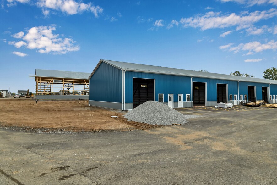 More Photos Of 800 Eastport Dr, Lancaster Unknown For Lease