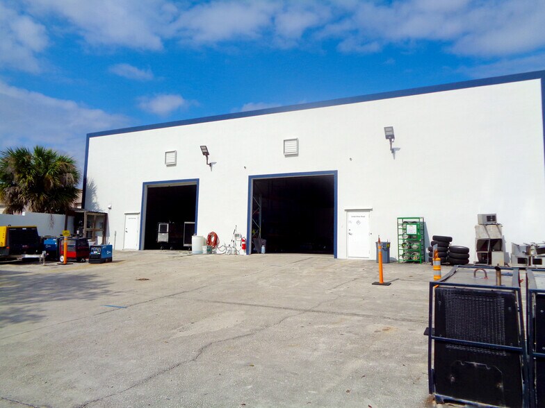 More Photos Of 12438-12440 Wiles Rd, Coral Springs Warehouse For Lease