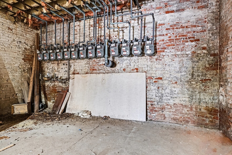 More Photos Of 2416 S 16th St, Omaha Apartments For Sale