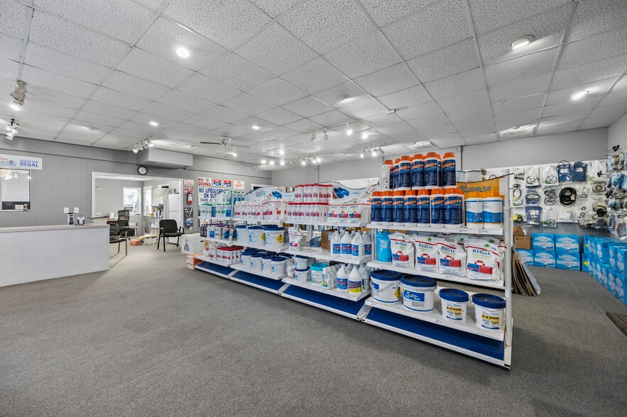 More Photos Of 111 Angela Dr, King General Retail For Sale