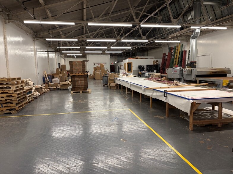 More Photos Of 410 E Walnut St, Perkasie Manufacturing For Lease