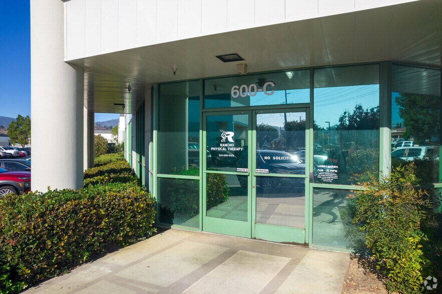 More Photos Of 600 Central Ave, Lake Elsinore Office For Lease