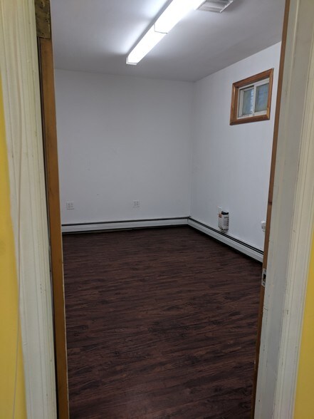 More Photos Of 73-75 Ferry St, Newark Storefront Retail Office For Sale