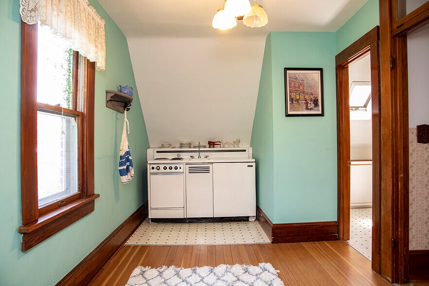 More Photos Of 139 SW I St, Grants Pass Specialty For Sale