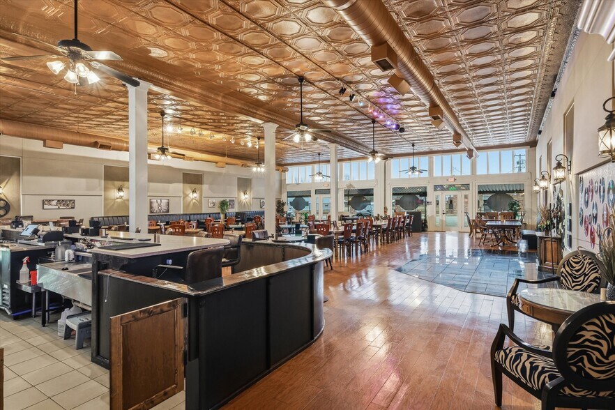 More Photos Of 109 N Houston St, Edgewood Restaurant For Sale
