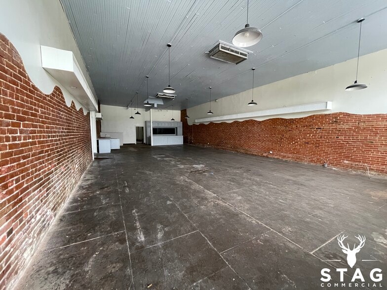 More Photos Of 208 S Main St, Aubrey Restaurant For Lease