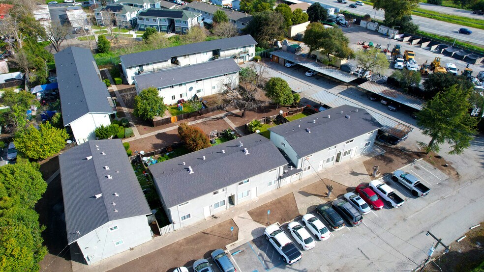 More Photos Of 611-613 E 7th St, Gilroy Apartments For Sale