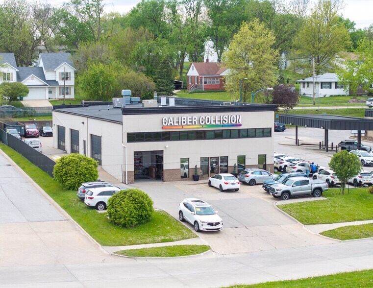 More Photos Of 4416 Merle Hay Rd, Des Moines Auto Repair For Sale