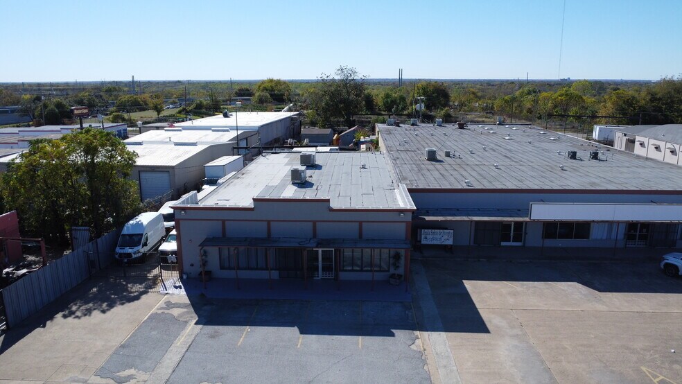 More Photos Of 5520 Military Pky, Dallas Industrial For Sale