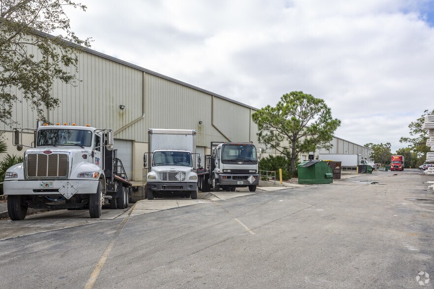 More Photos Of 1485 Rail Head Blvd, Naples Warehouse For Lease