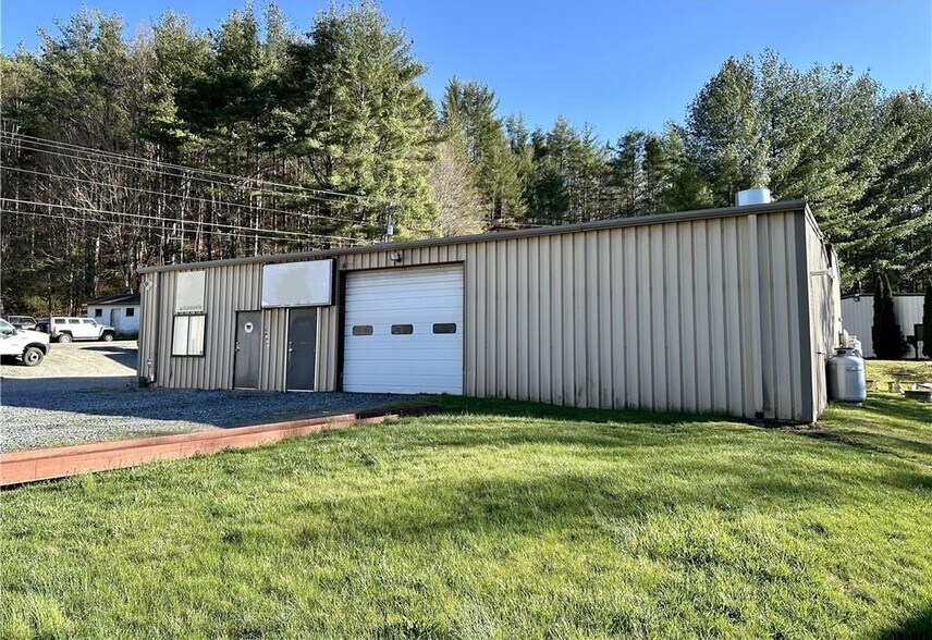 Primary Photo Of 4965 US Highway 421 N, Vilas Industrial For Lease