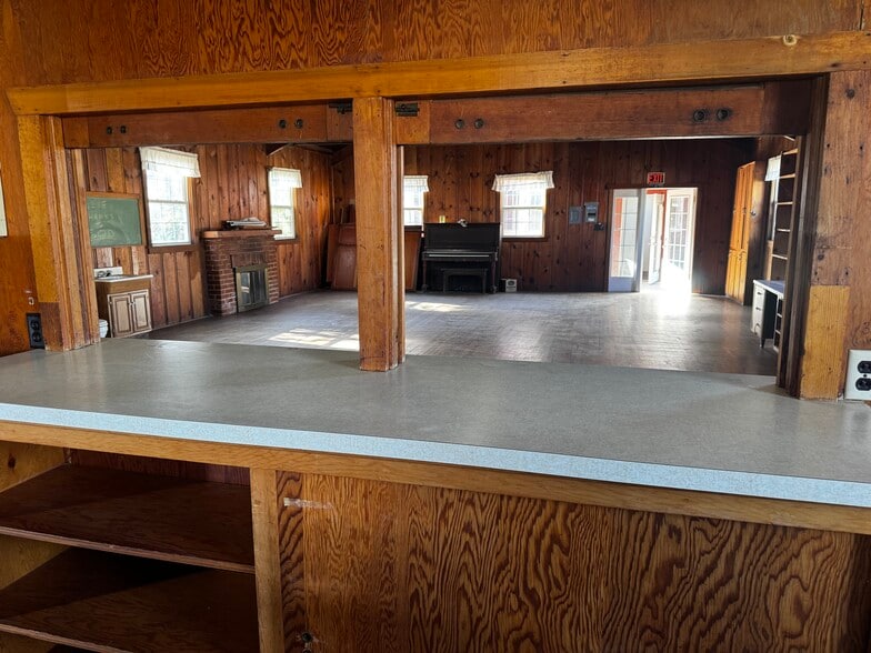 More Photos Of 600 E Hermosa St, Lindsay Religious Facility For Sale