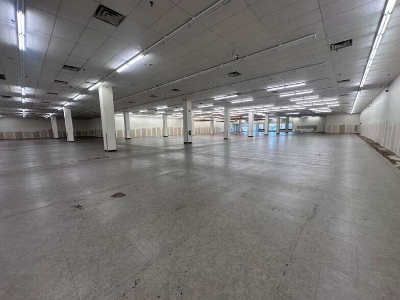 More Photos Of 1100 Jefferson Rd, Rochester Unknown For Lease