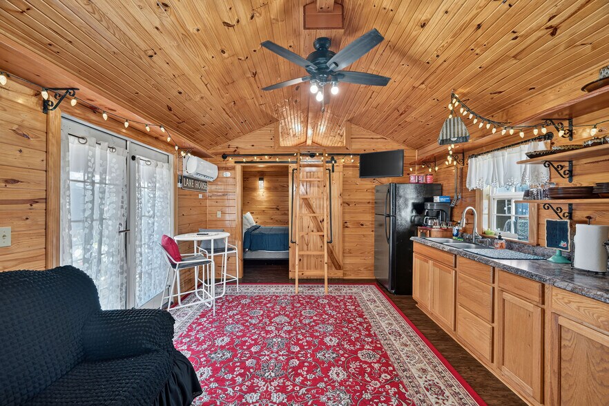 More Photos Of 64487 E 254 Loop, Grove Specialty For Sale
