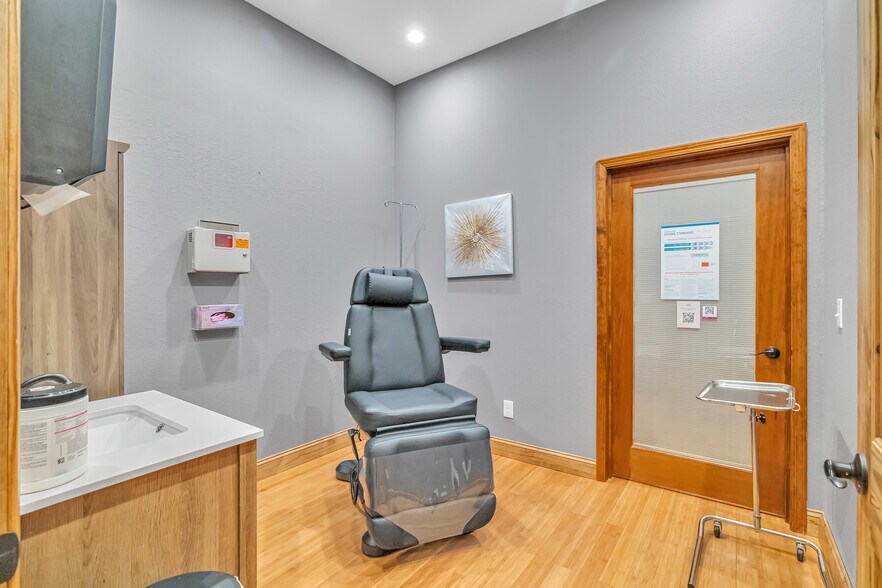 More Photos Of 1039 Boyds Crk, Seymour Freestanding For Sale