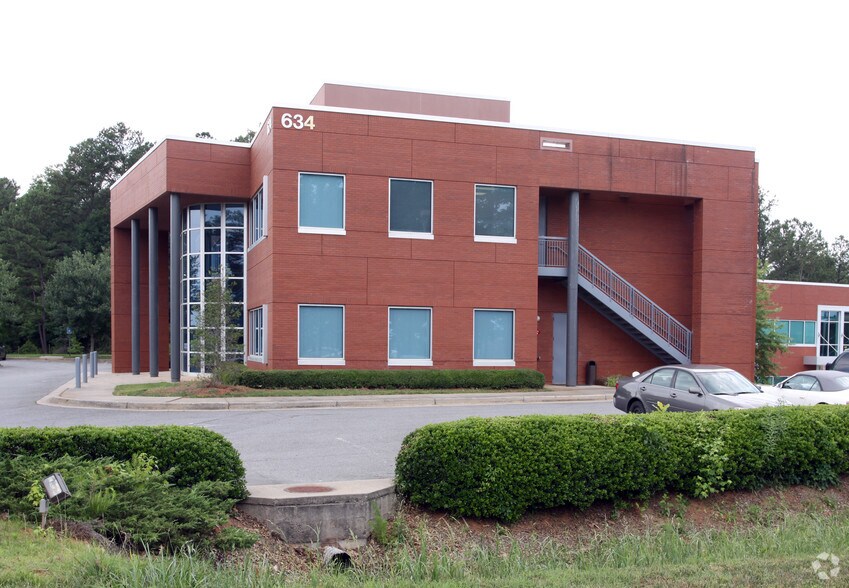 More Photos Of 634 Peachtree Pky, Cumming Medical For Lease
