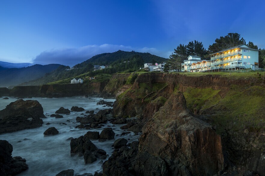 More Photos Of 205 Wave Dr, Shelter Cove Hotel For Sale