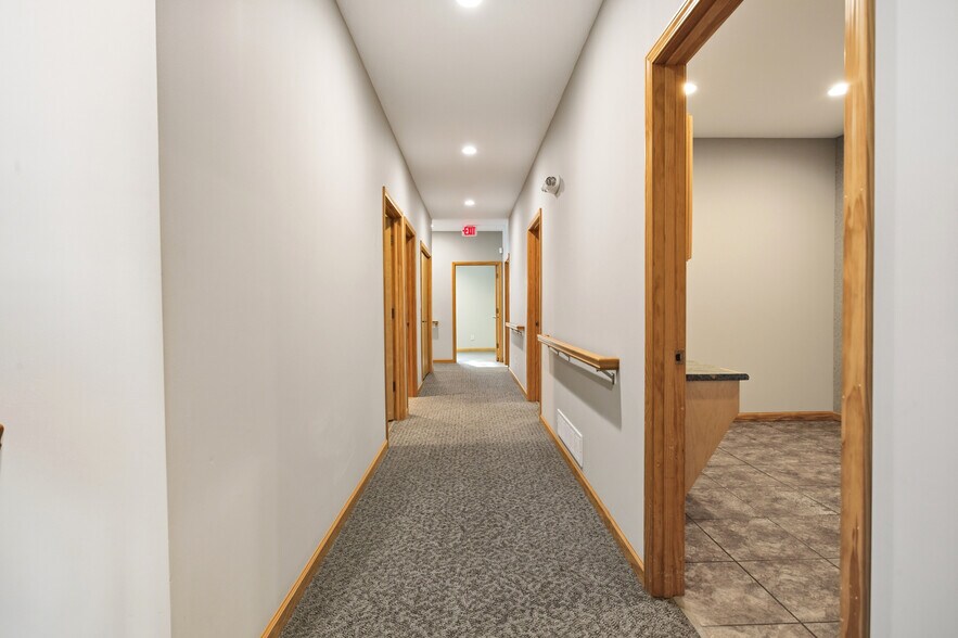 More Photos Of 1700 18th St, Charleston Office For Sale