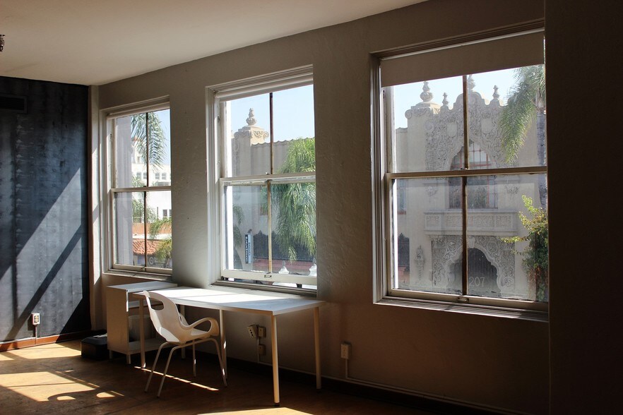 More Photos Of 200-208 N Broadway, Santa Ana Storefront Retail Office For Lease