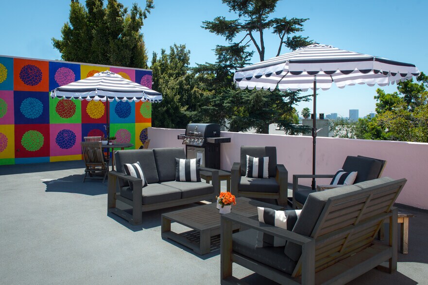 More Photos Of 954 Palm Ave, West Hollywood Apartments For Sale