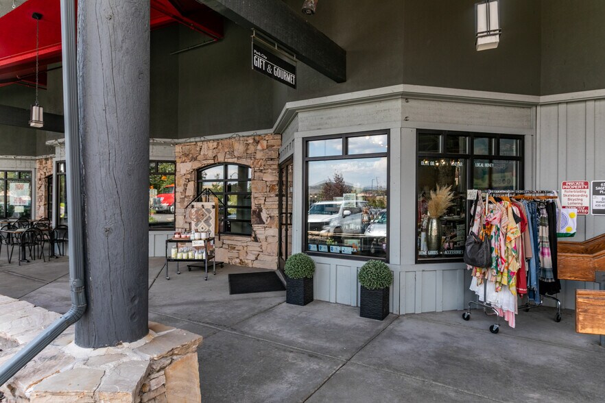 More Photos Of 6300 N Sagewood Dr, Park City Storefront For Lease