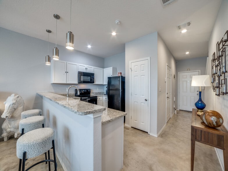 More Photos Of 6934 Crestway Rd, San Antonio Apartments For Sale