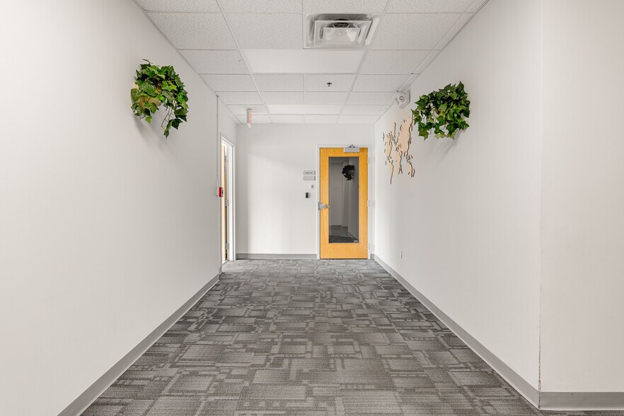 More Photos Of 4 Preston Ct, Bedford Office For Sale