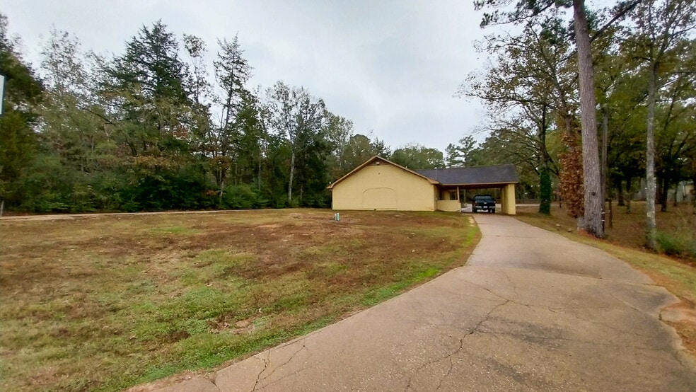 More Photos Of 120 NW 304 Loop, Crockett Daycare Center For Sale