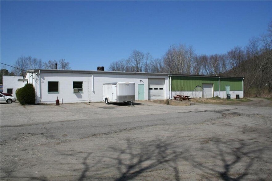 More Photos Of 50 Thomaston Rd, Litchfield Warehouse For Lease