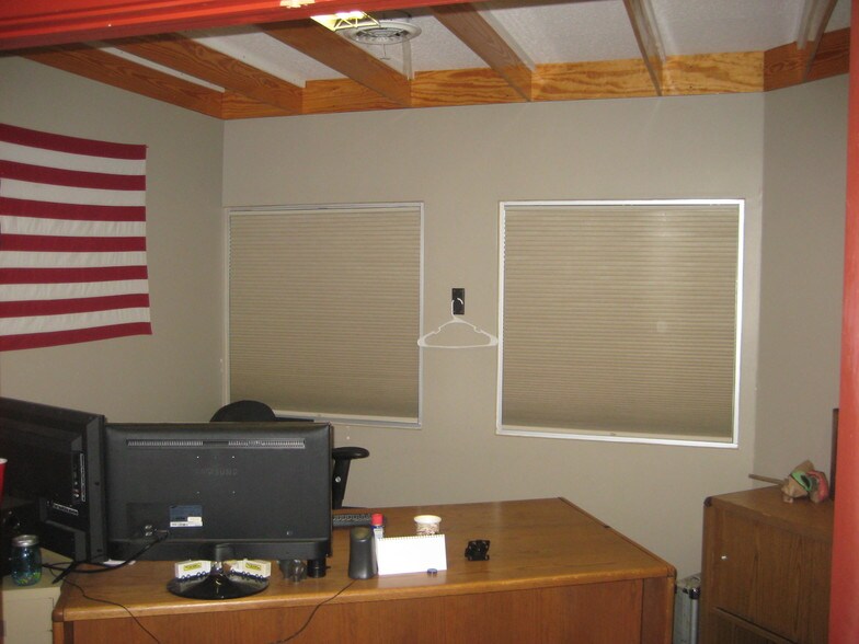 More Photos Of 15334 E Hinsdale Cir, Centennial Light Manufacturing For Lease