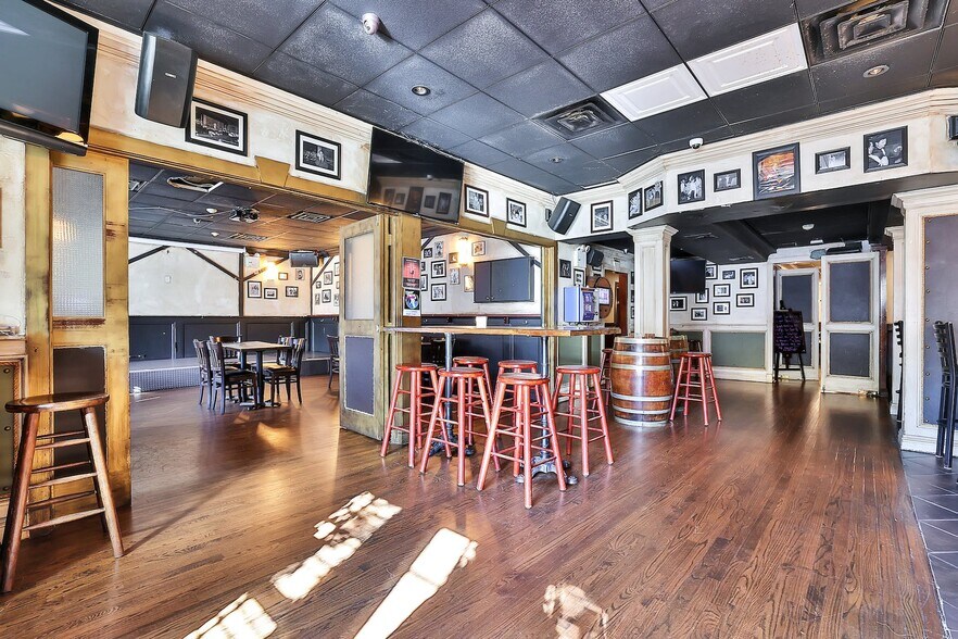 More Photos Of 33-35 W Central Ave, Pearl River Restaurant For Lease
