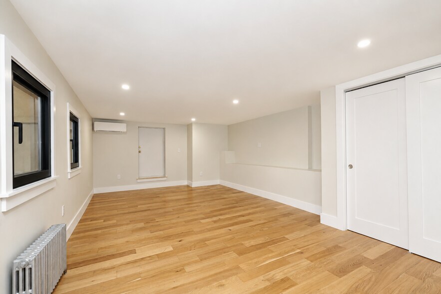 More Photos Of 4254 Arthur Kill Rd, Staten Island Storefront Retail Residential For Sale