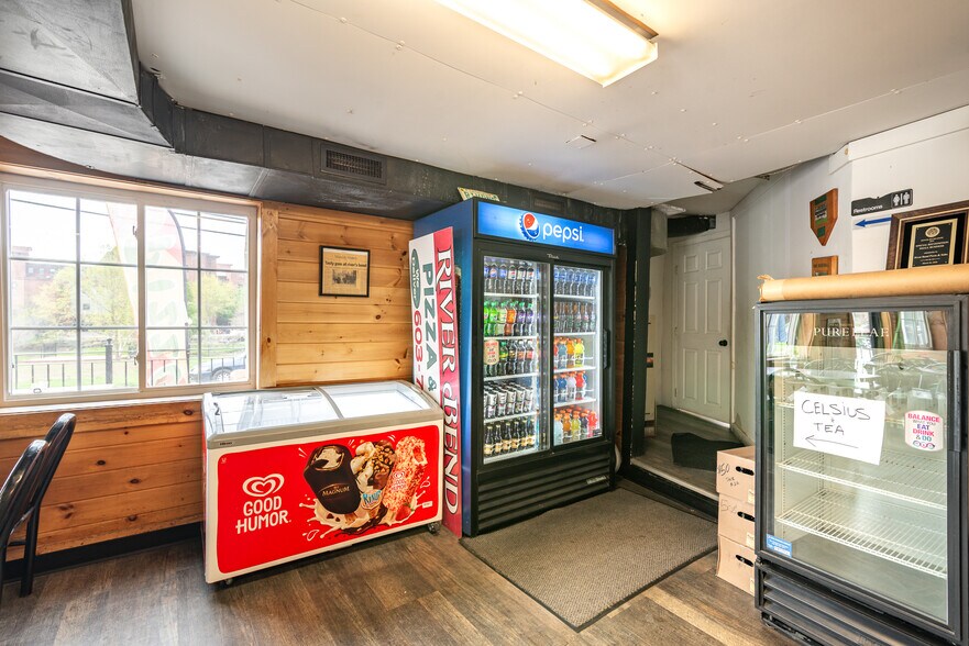 More Photos Of 65 Henry Law Ave, Dover Restaurant For Sale