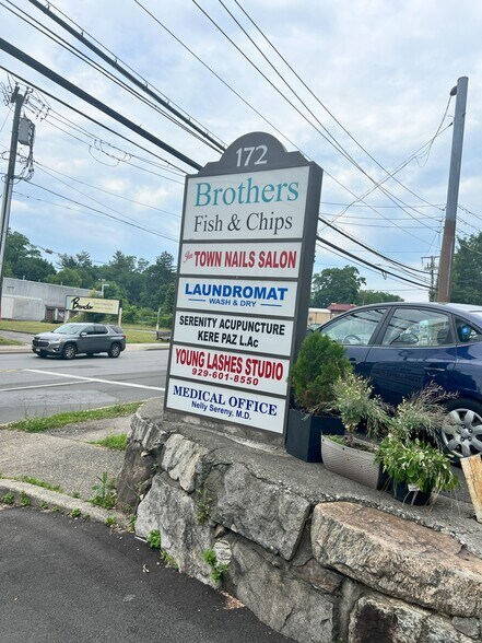 Primary Photo Of 172 N Highland Ave, Ossining Medical For Lease