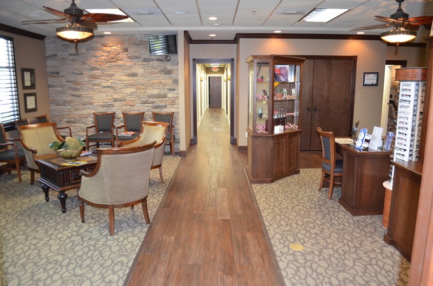 More Photos Of 10 William Pope Dr, Bluffton Office For Sale