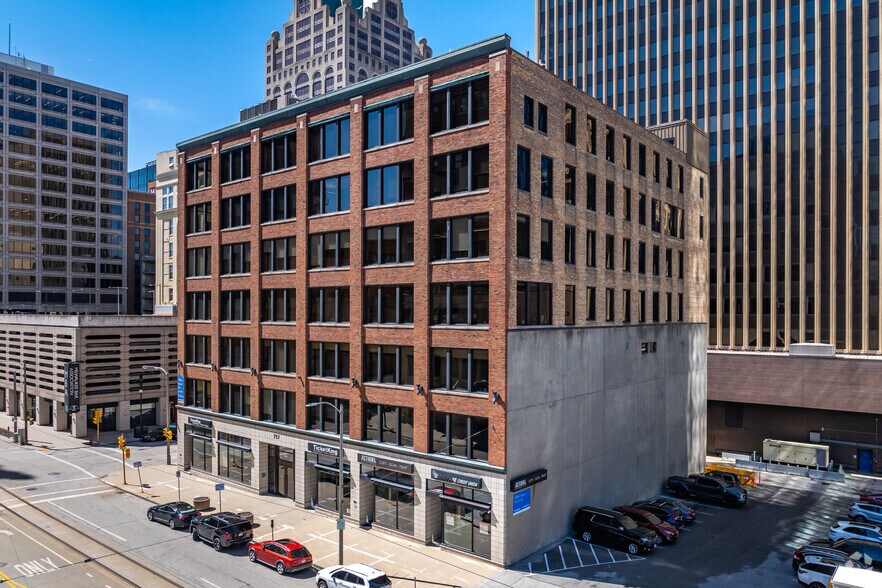 More Photos Of 757-765 N Broadway, Milwaukee Office For Sale