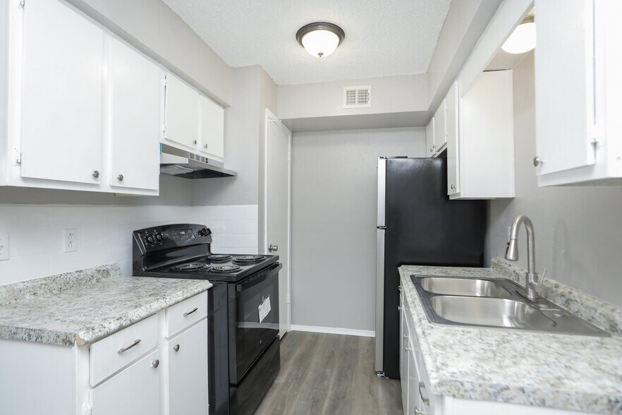 More Photos Of 2910 Old Lane City Rd, Wharton Apartments For Sale