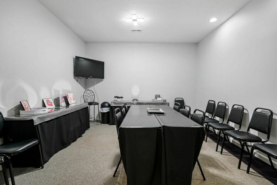 More Photos Of 9080 Barbee Ln, Knoxville Medical For Lease