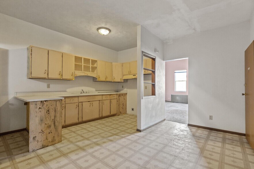 More Photos Of 315 E Main St, Waupun General Retail For Sale